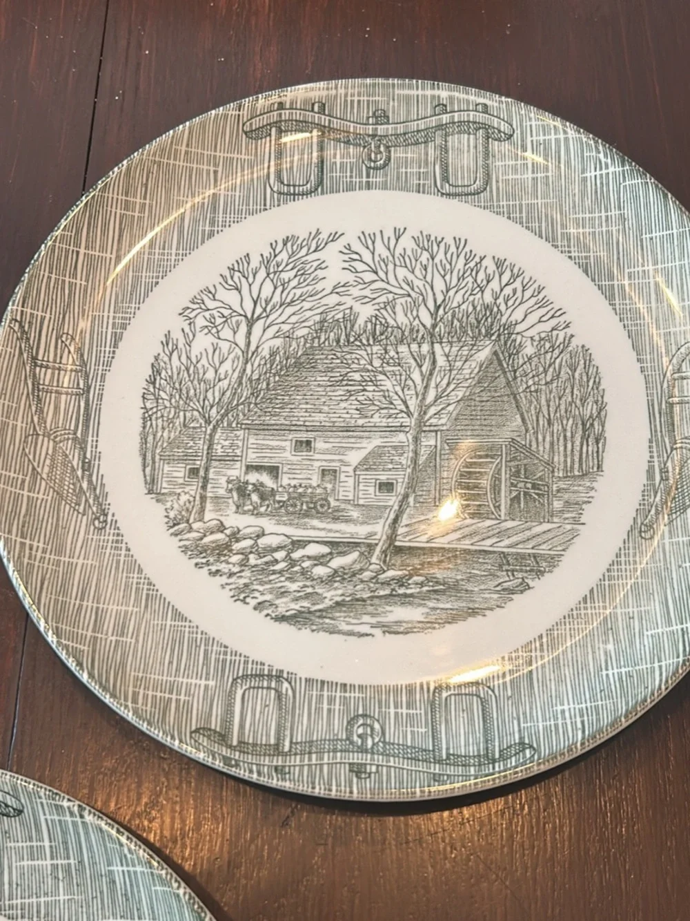 Vintage-Style Green Scenic Dinner Plate set of 3